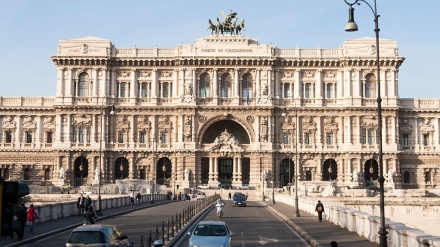 Italia Batal Bekukan 5 Milyar Dolar Aset Bank Sentral Iran