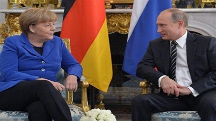 Bisedimet e Putinit dhe Merkel për zhvillimet në Evropë
