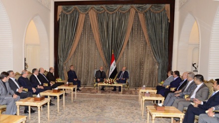 Novo presidente do Iraque pede expansão de laços com o Irã