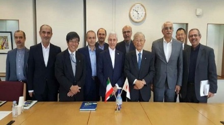 伊朗科研技术部部长和日本文部科学大臣对拓展双边关系做出强调