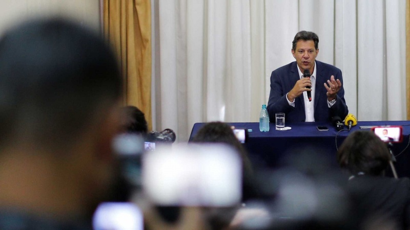 Bolsonaro não tem qualificação para vereador, diz Haddad