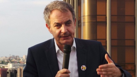 Zapatero recibe en Marruecos el Premio de la Memoria y la Paz