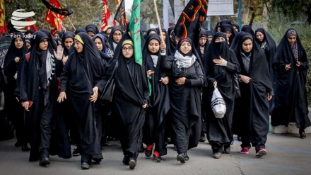 (FOTO) Marcia Arbaeen, le studentesse di Tehran 