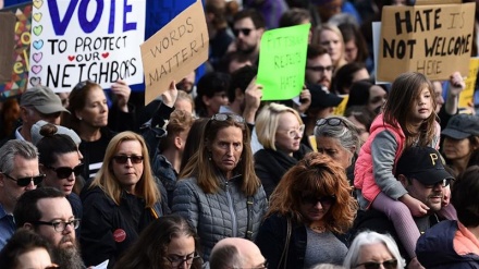 Warga Pittsburgh Gelar Demo Anti Trump