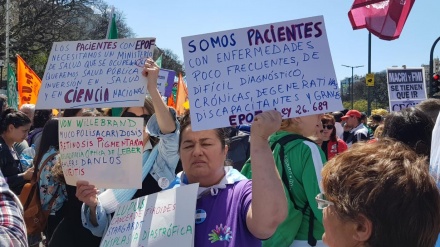 Fotos: Argentinos se movilizan en defensa de la salud pública