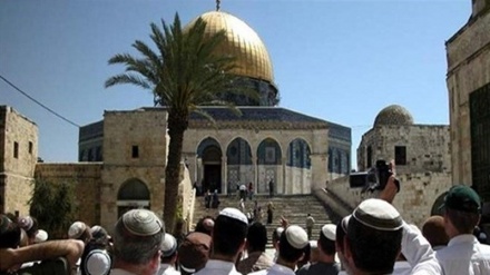Wazayuni wa Israel washambulia Msikiti wa al Aqsa, wauvunjia heshima