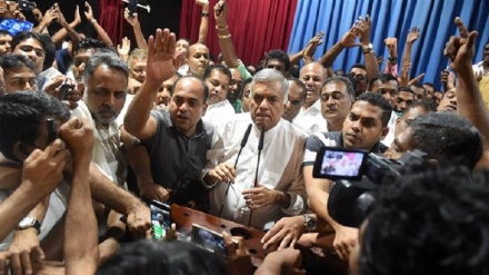 Sri Lanka’s ousted PM resists presidential eviction order
