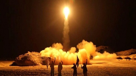Yemen ataca con misiles balísticos a objetivos de mercenarios saudíes