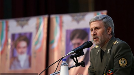 イラン国防相、「イランは化学兵器の最大の犠牲国」