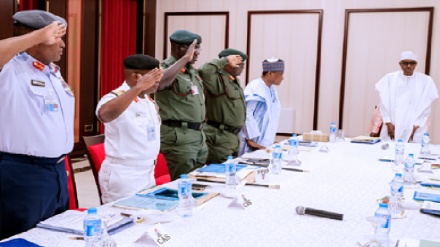 Zaben 2019: Buhari Da Jami'an Tsaro Sun Koka Kan Yadda Yan Siyasa Suke Tattara Makamai Kafin Zabe 