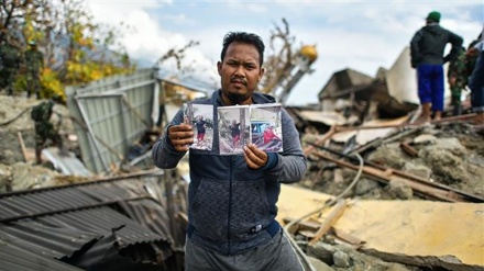 5,000 believed missing in two Indonesian disaster zones