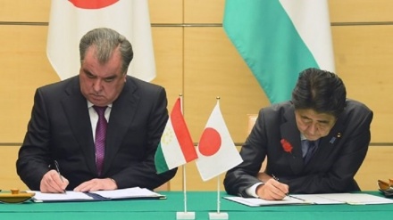 日本とタジキスタンの政府関係者が、テロとの戦いを強調