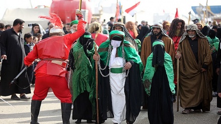 The Prophet's Ahl al-Bayt in the tyrant Yazid's court