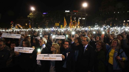 Miles de personas reclaman la libertad de ‘los Jordis’ tras un año en prisión