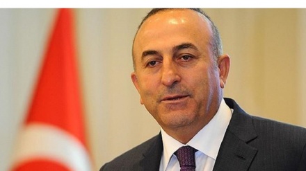 Çavuşoğlu: Katar'daki askeri üssü kapatmamız gerçekçi değil