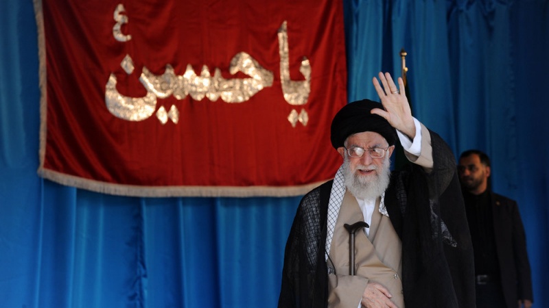 Pemimpin Besar Revolusi Islam Iran Ayatullah Sayid Ali Khamenei di Stadion Azadi Tehran.
