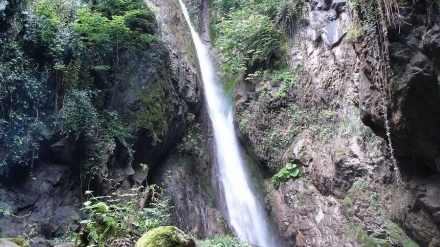 北部ギーラーン州のハートゥナーバード滝