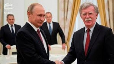 Bolton: Trump vuole incontrare Putin l'11 novembre