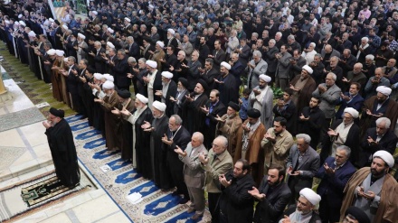 Suasana Shalat Jumat Tehran, 19 Oktober 2018