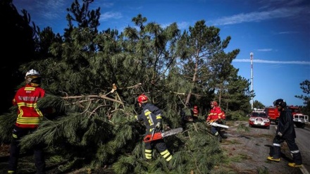 ‘Zombie’ storm Leslie smashes into Portugal, Spain 