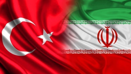 Irã e Turquia assinam documentos sobre cooperação no campo agrícola