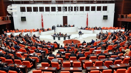 Irak ve Suriye tezkeresi Meclis’te kabul edildi