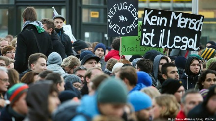ドイツ東部で人種差別に反対する数千人規模の抗議集会が実施