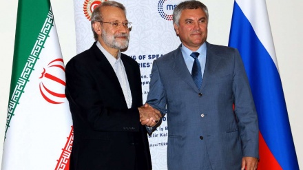 Лариджани АҚШ-тың біржақты әрекеттеріне қарсы тұру керектігін қуаттады