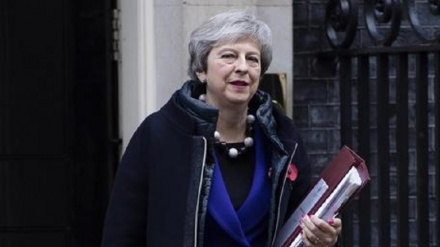 Brexit: mozione sfiducia a May per ora ferma