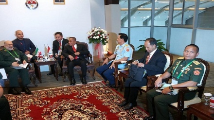 جانشین وزیر دفاع :ایران و اندونزی ظرفیت های بسیاری برای گسترش همکاریها دارند