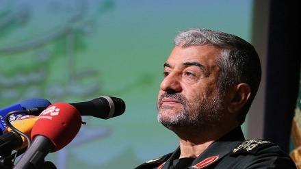 سرلشکر جعفری: جهان شاهد افول آمریکا به معنای واقعی است