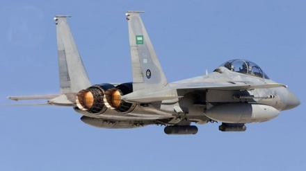 サウジアラビアの戦闘機が、クラスター爆弾でイエメン西部フダイダを攻撃