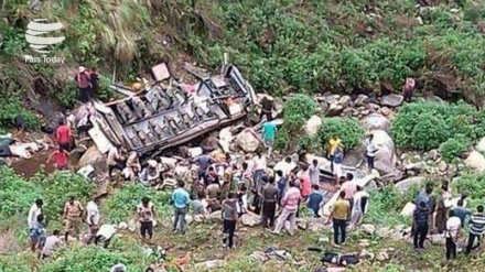 Sumatra: bus in burrone, sale il bilancio delle vikttime
