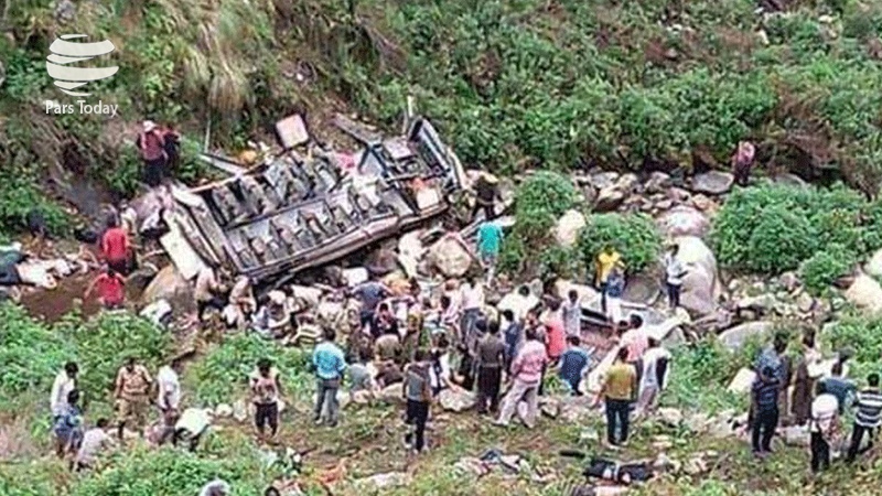 Sumatra: bus in burrone, sale il bilancio delle vikttime