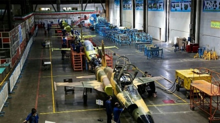 AU Iran Menerima Tiga Jet Tempur Kowsar