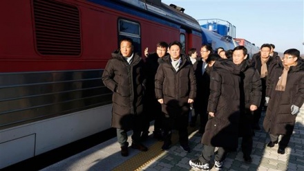 South Korea train enters North for first time in a decade