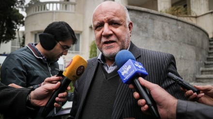 Iran denies reports Russia is to help with sale of oil