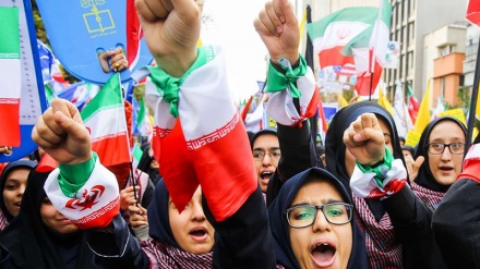 ইরানের সহস্রাধিক শহরে আমেরিকার বিরুদ্ধে ব্যাপক বিক্ষোভ