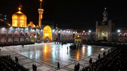 İmam Rıza'nın –as- şehadeti yıl dönümünde Meşhet karalara büründü
