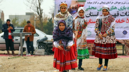 イラン北東部クルマンジー系クルド人女性の民族競技祭の様子（写真あり）