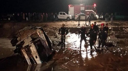 Giordania, almeno 12 morti per le inondazioni: turisti in fuga da Petra