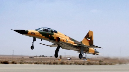 Ruge el avión de combate totalmente iraní 