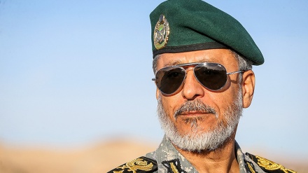 伊朗武装部队严阵以待应对敌人的威胁