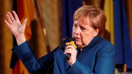 Merkel përcjell me “brengosje të madhe” debatin për kufirin Kosovë-Serbi
