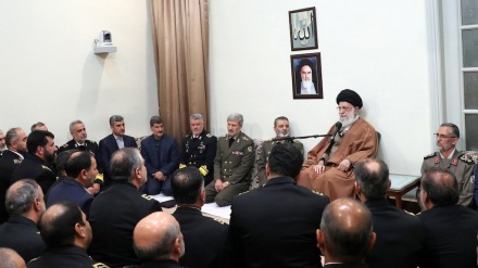 イラン最高指導者、「敵がイラン国民を脅迫できる勇気すら持たないよう行動すべき」