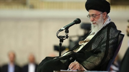 Líder iraní concede indulto a un grupo de presos