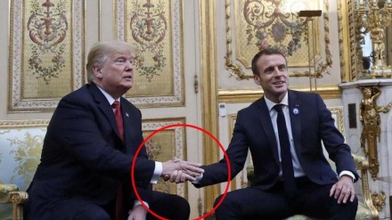 Momen Jabat Tangan Trump dan Macron Menjadi Viral