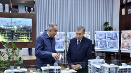 Фото: Шавкат Мирзиёев Tashkent City халқаро бизнес маркази қурилишини кўздан кечирди.