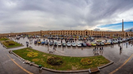 Pameran Mobil Klasik dan Antik di Imam Ali Square