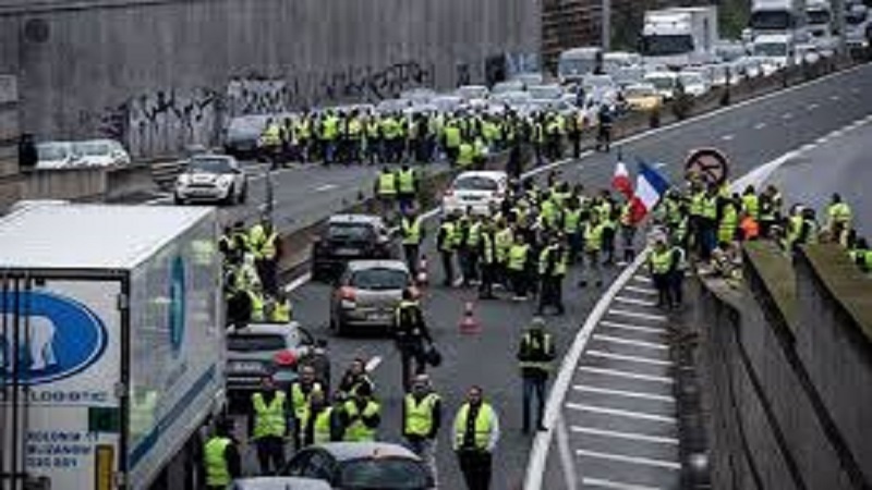  ادامه اعتراضات گسترده مردمی در فرانسه 